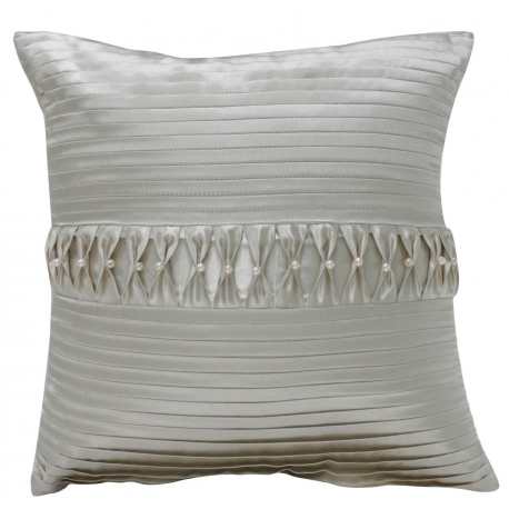 Ivory Pleated Pearl Cushion